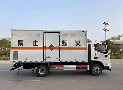 盘龙爆破器材运输车